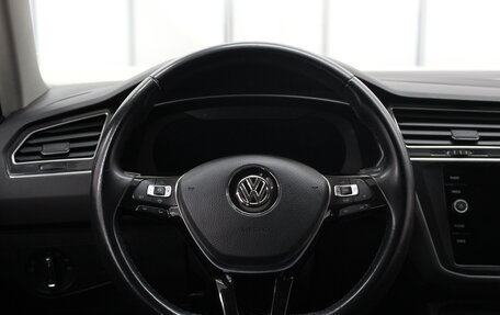 Volkswagen Tiguan II, 2018 год, 2 649 000 рублей, 14 фотография