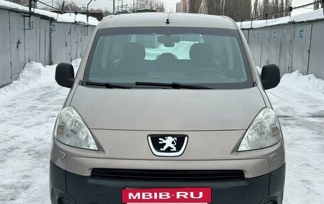 Peugeot Partner II рестайлинг 2, 2014 год, 870 000 рублей, 2 фотография