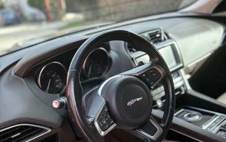Jaguar F-Pace, 2018 год, 3 300 000 рублей, 5 фотография