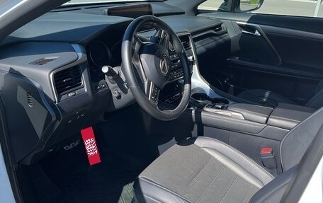 Lexus RX IV рестайлинг, 2019 год, 5 750 000 рублей, 6 фотография