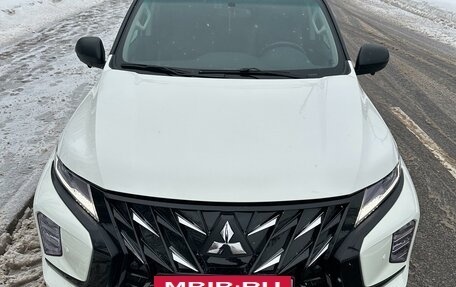 Mitsubishi Montero Sport, 2022 год, 5 340 000 рублей, 3 фотография