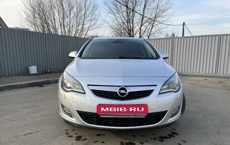 Opel Astra J, 2011 год, 915 000 рублей, 11 фотография
