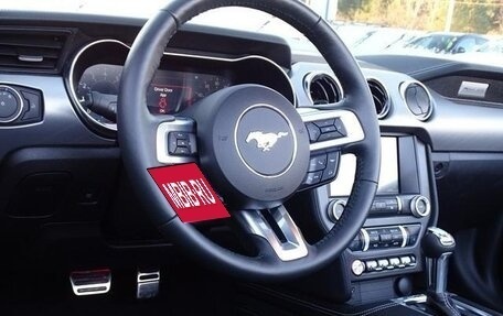 Ford Mustang VI рестайлинг, 2023 год, 5 900 000 рублей, 9 фотография