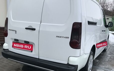 Peugeot Partner II рестайлинг 2, 2013 год, 680 000 рублей, 2 фотография