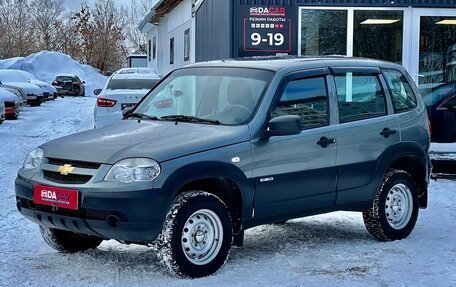 Chevrolet Niva I рестайлинг, 2018 год, 999 000 рублей, 6 фотография