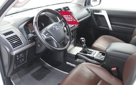 Toyota Land Cruiser Prado 150 рестайлинг 2, 2020 год, 5 800 000 рублей, 17 фотография