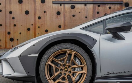 Lamborghini Huracán, 2024 год, 44 500 000 рублей, 3 фотография