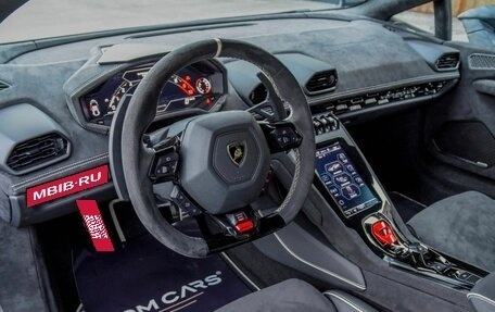 Lamborghini Huracán, 2024 год, 44 500 000 рублей, 10 фотография