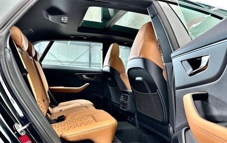 Audi RS Q8 I, 2023 год, 11 фотография