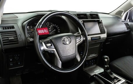 Toyota Land Cruiser Prado 150 рестайлинг 2, 2019 год, 5 250 000 рублей, 10 фотография