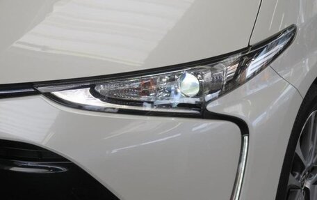 Toyota Estima III рестайлинг -2, 2019 год, 2 570 000 рублей, 18 фотография