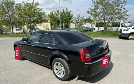 Chrysler 300C II, 2005 год, 1 150 000 рублей, 6 фотография