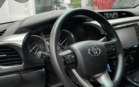 Toyota Hilux VIII, 2023 год, 6 389 000 рублей, 8 фотография