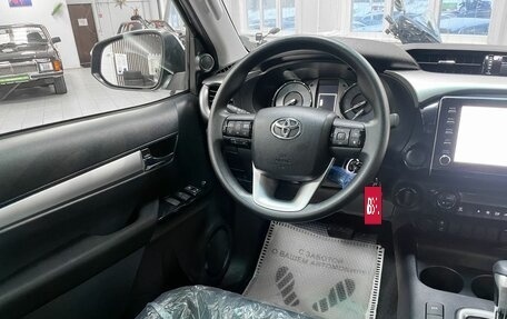 Toyota Hilux VIII, 2023 год, 6 389 000 рублей, 18 фотография