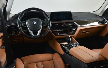 BMW 5 серия, 2018 год, 3 899 000 рублей, 6 фотография