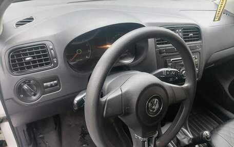 Volkswagen Polo VI (EU Market), 2012 год, 800 000 рублей, 7 фотография