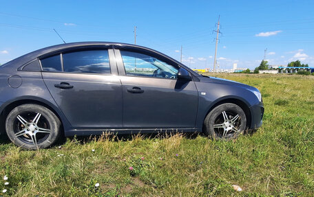 Chevrolet Cruze II, 2013 год, 680 000 рублей, 2 фотография