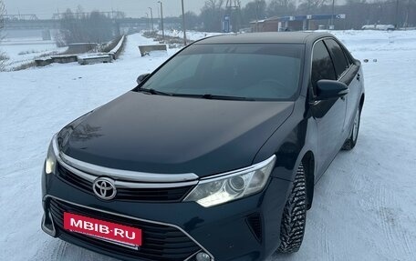 Toyota Camry, 2017 год, 1 870 000 рублей, 2 фотография
