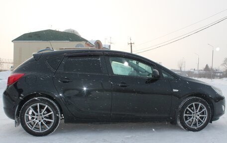 Opel Astra J, 2011 год, 800 000 рублей, 4 фотография