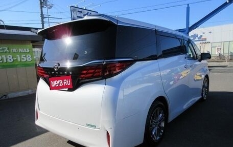 Toyota Alphard, 2024 год, 5 730 000 рублей, 4 фотография