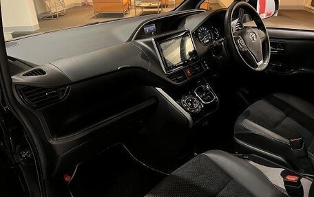 Toyota Voxy III, 2021 год, 1 890 000 рублей, 13 фотография