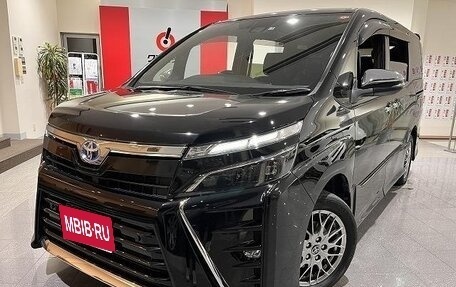 Toyota Voxy III, 2021 год, 1 890 000 рублей, 1 фотография