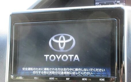 Toyota Noah III, 2021 год, 1 670 000 рублей, 18 фотография