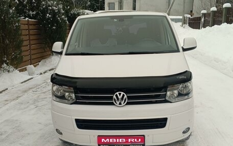 Volkswagen Caravelle T5, 2013 год, 3 000 000 рублей, 1 фотография