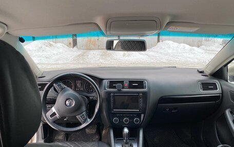 Volkswagen Jetta VI, 2013 год, 1 250 000 рублей, 12 фотография