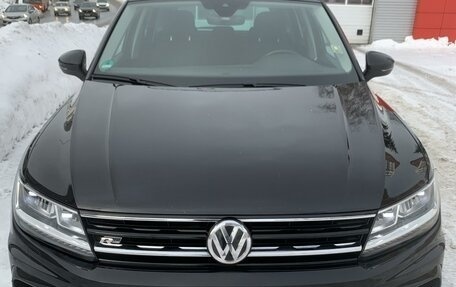 Volkswagen Tiguan II, 2018 год, 3 990 000 рублей, 3 фотография