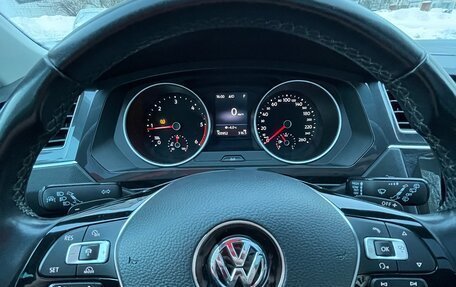 Volkswagen Tiguan II, 2018 год, 3 990 000 рублей, 8 фотография