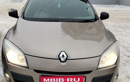Renault Megane III, 2011 год, 725 000 рублей, 2 фотография