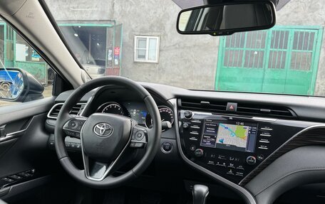 Toyota Camry, 2018 год, 3 000 000 рублей, 6 фотография