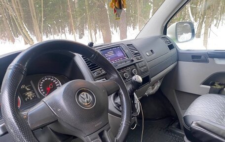 Volkswagen Caravelle T5, 2012 год, 1 490 000 рублей, 6 фотография