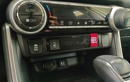 Toyota RAV4, 2019 год, 3 300 000 рублей, 11 фотография
