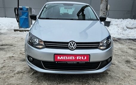 Volkswagen Polo VI (EU Market), 2013 год, 980 000 рублей, 1 фотография