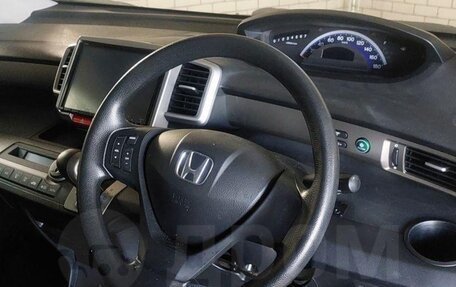 Honda Freed I, 2012 год, 1 350 000 рублей, 5 фотография