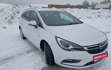 Opel Astra K, 2017 год, 1 430 000 рублей, 3 фотография