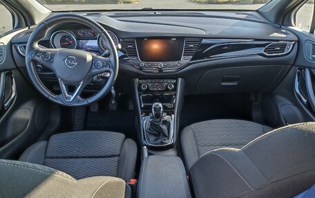 Opel Astra K, 2017 год, 1 430 000 рублей, 10 фотография