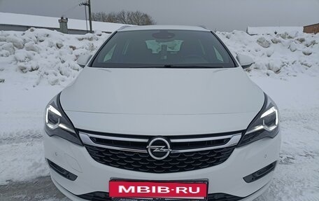 Opel Astra K, 2017 год, 1 430 000 рублей, 2 фотография