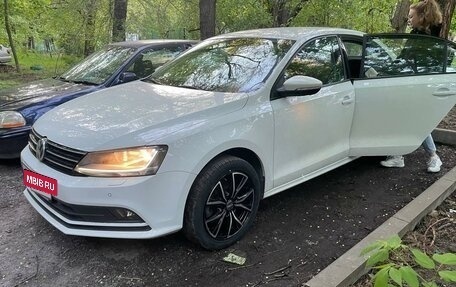 Volkswagen Jetta VI, 2018 год, 1 900 000 рублей, 3 фотография