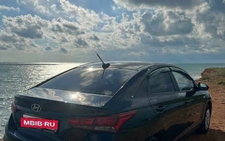 Hyundai Solaris II рестайлинг, 2018 год, 1 400 000 рублей, 3 фотография