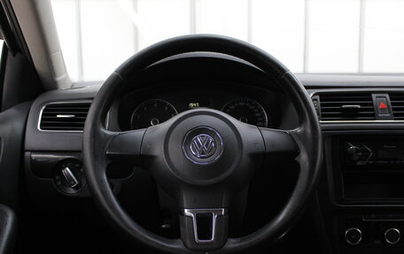 Volkswagen Jetta VI, 2011 год, 1 090 000 рублей, 14 фотография
