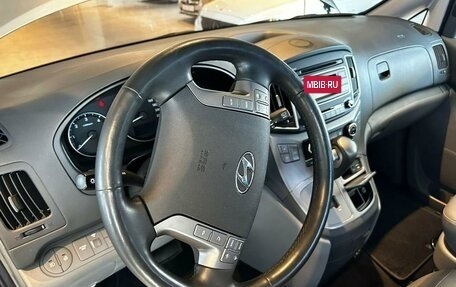 Hyundai Grand Starex Grand Starex I рестайлинг 2, 2018 год, 3 200 000 рублей, 5 фотография