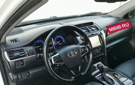Toyota Camry, 2016 год, 2 100 000 рублей, 15 фотография