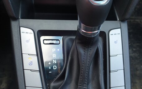 Hyundai Elantra VI рестайлинг, 2019 год, 1 900 000 рублей, 11 фотография
