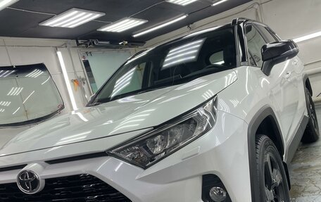 Toyota RAV4, 2020 год, 5 000 000 рублей, 4 фотография