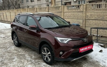 Toyota RAV4, 2018 год, 2 750 000 рублей, 2 фотография