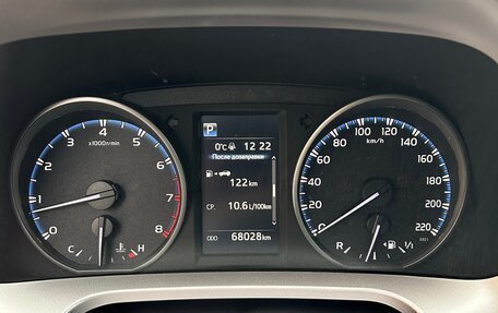Toyota RAV4, 2018 год, 2 750 000 рублей, 10 фотография