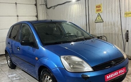 Ford Fiesta, 2004 год, 495 000 рублей, 2 фотография